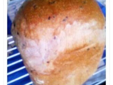 HBで～栄養たっぷり黒米入り食パン。